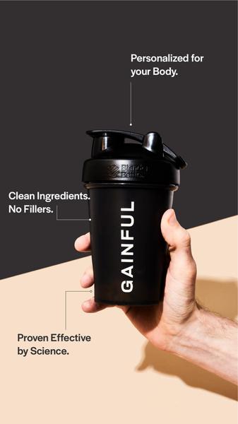 A high-contrast, vertical product shot of a protein shaker bottle that utilizes clean, line-drawn annotations to highlight key value propositions.